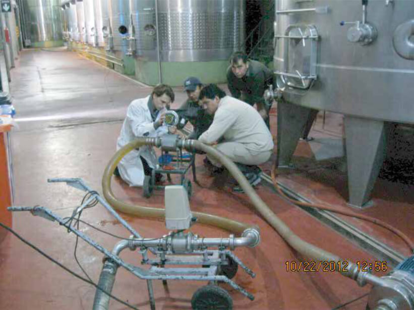 Caudalimetro-electromagnetico-EMSA-montaje-bodega-foto